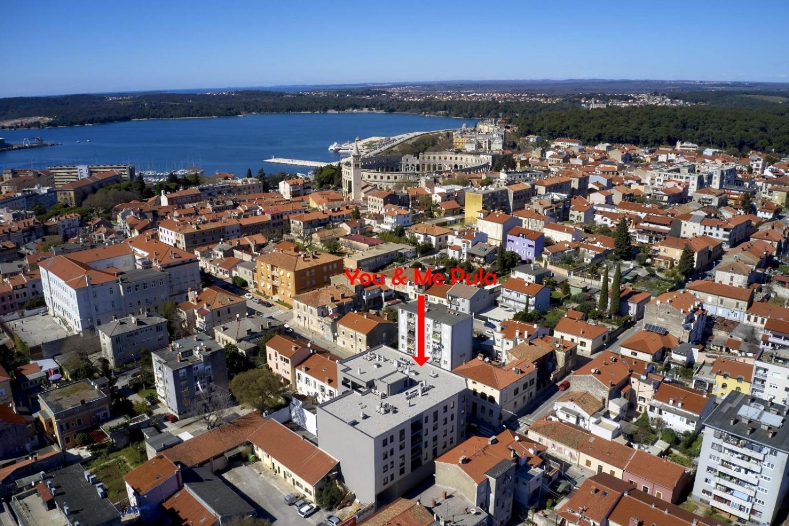 You & Me Pula With Garage Parking Buitenkant foto
