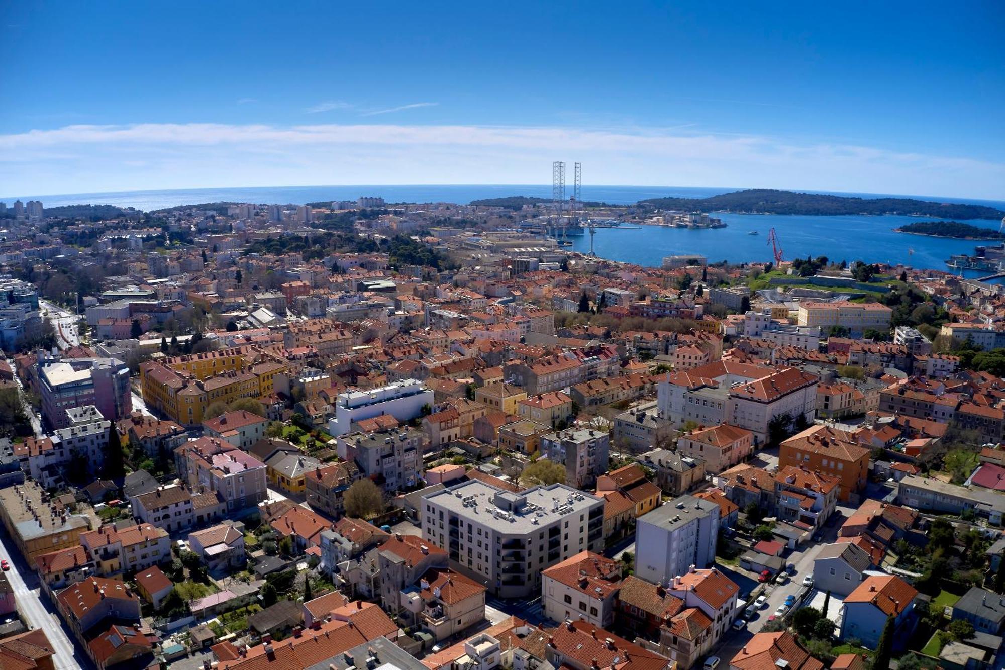 You & Me Pula With Garage Parking Buitenkant foto
